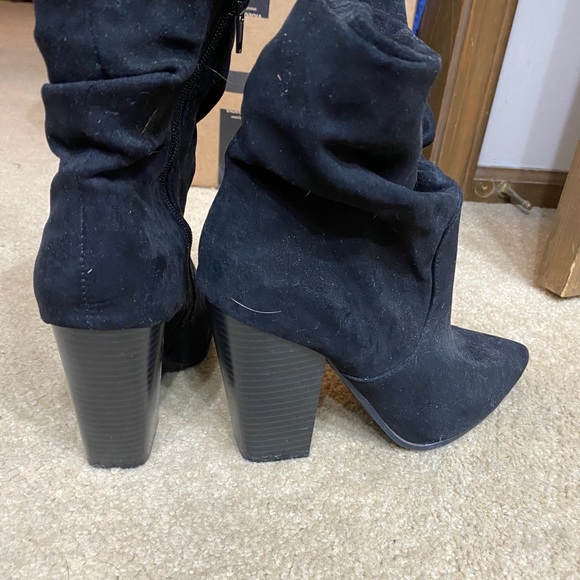 Black heeled boots - Picture 3 of 3